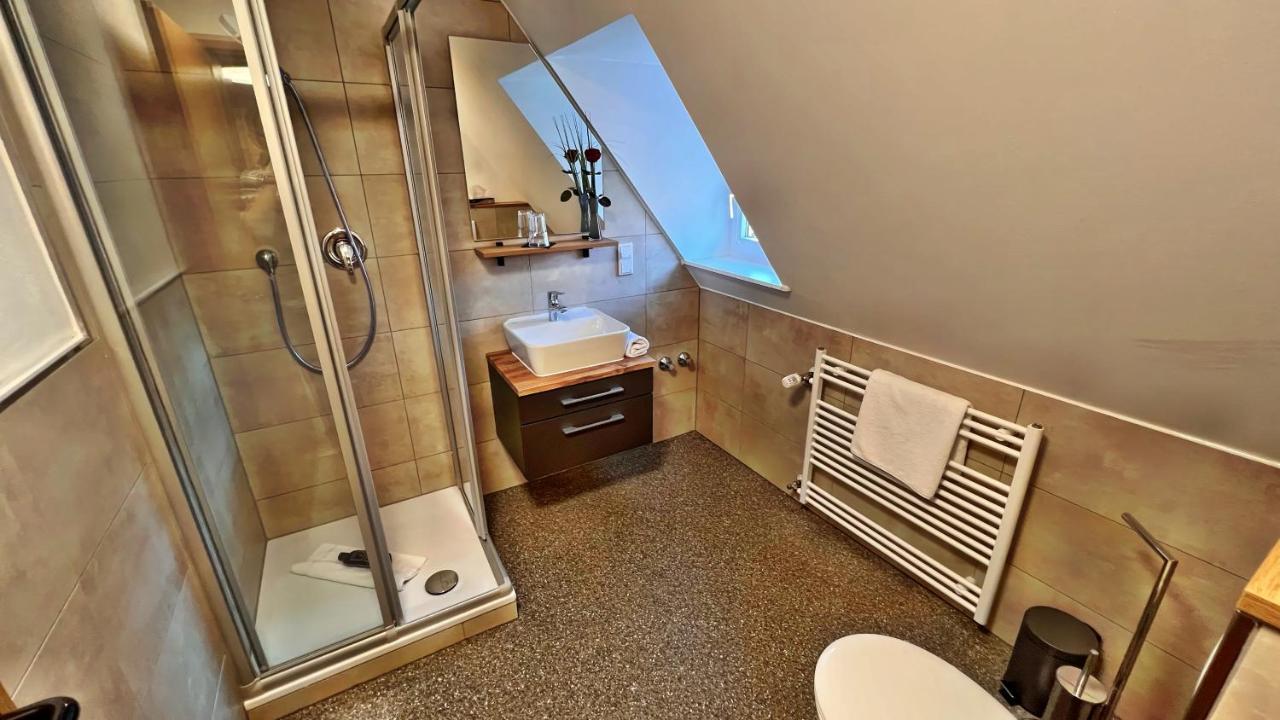 Hotel Zu Den Drei Kronen Seligenstadt Esterno foto