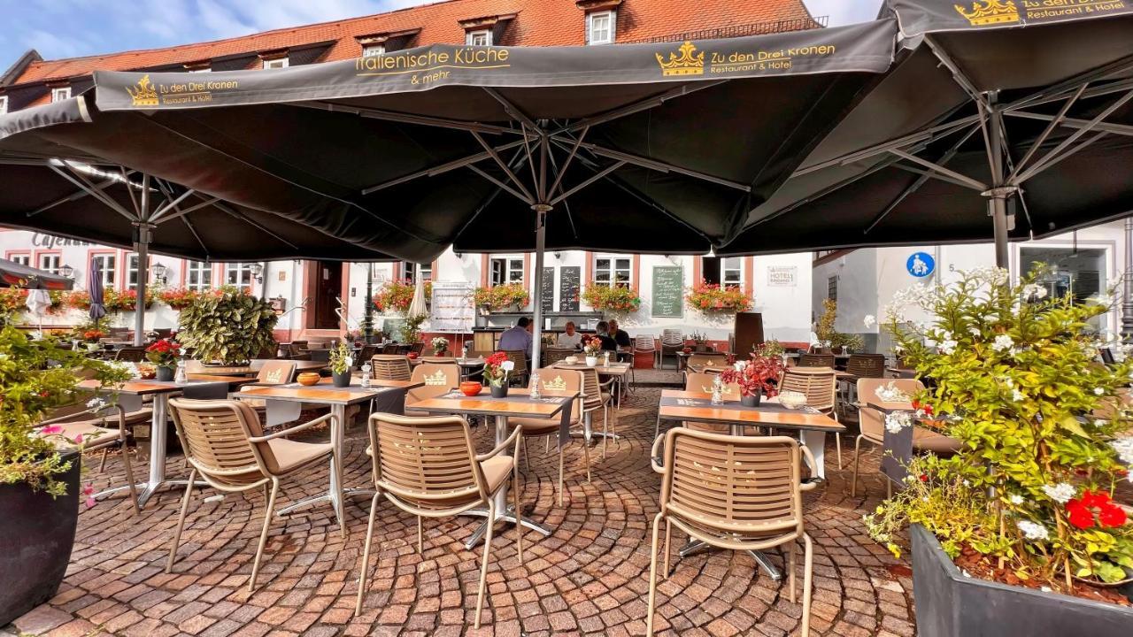 Hotel Zu Den Drei Kronen Seligenstadt Esterno foto