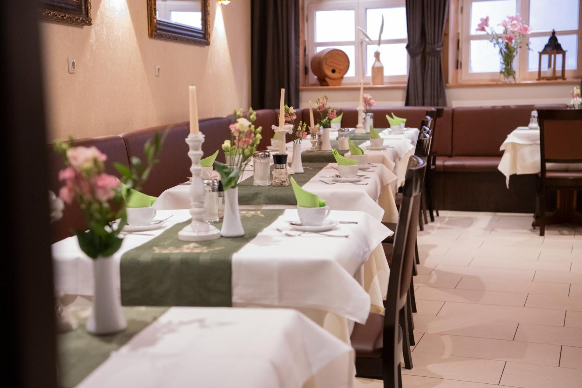 Hotel Zu Den Drei Kronen Seligenstadt Esterno foto